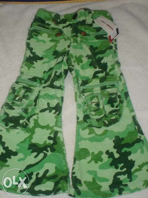 Blugi si raiati de camuflaj pentru fetite