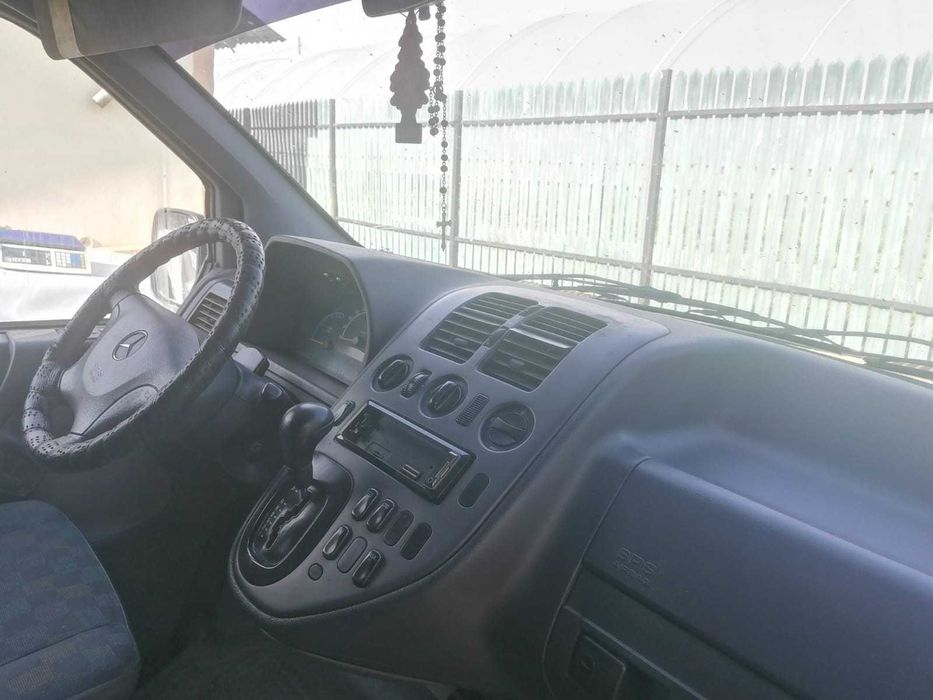 Masina Mercedes vito 2003
