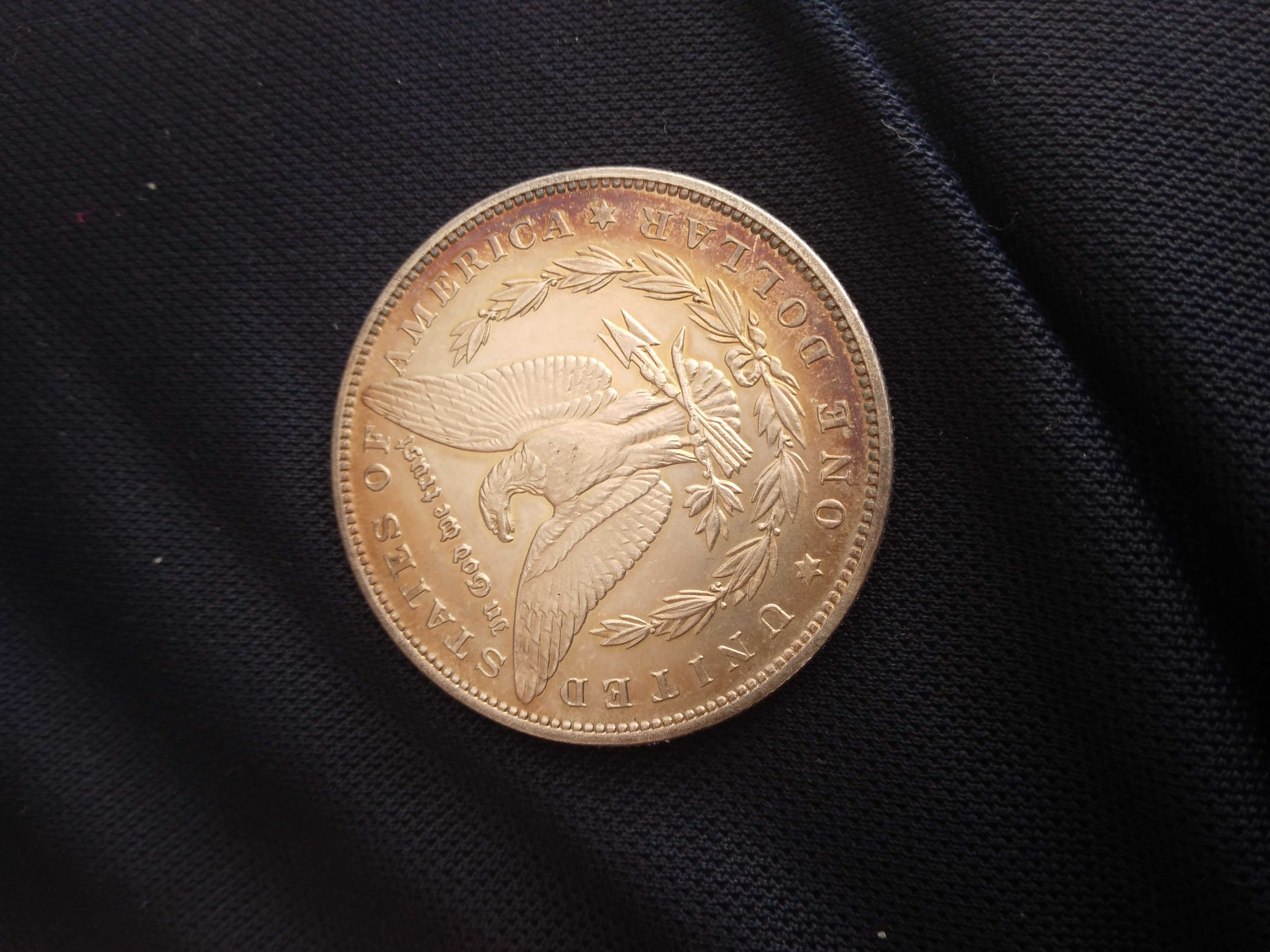 Продавам красив американски сребърен долар