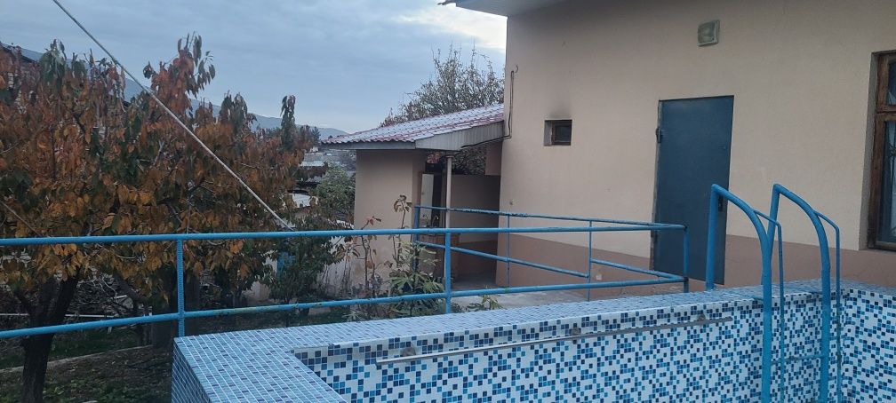 Dacha sotiladi charvoda