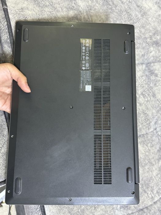 Lenovo IdeaPad S145-15IWL продаётся ноутбук.