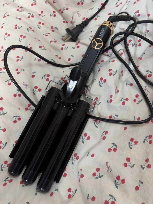 Стайлер для укладки волос.