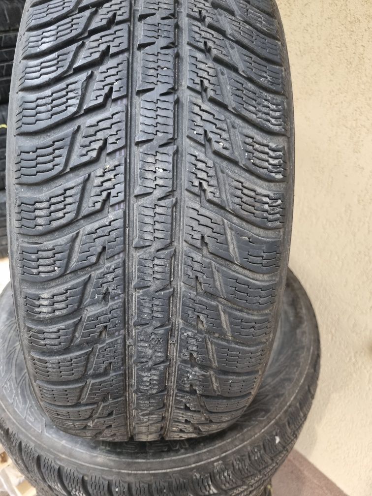 2 buc anvelope de iarna Nokian 235/60 R16