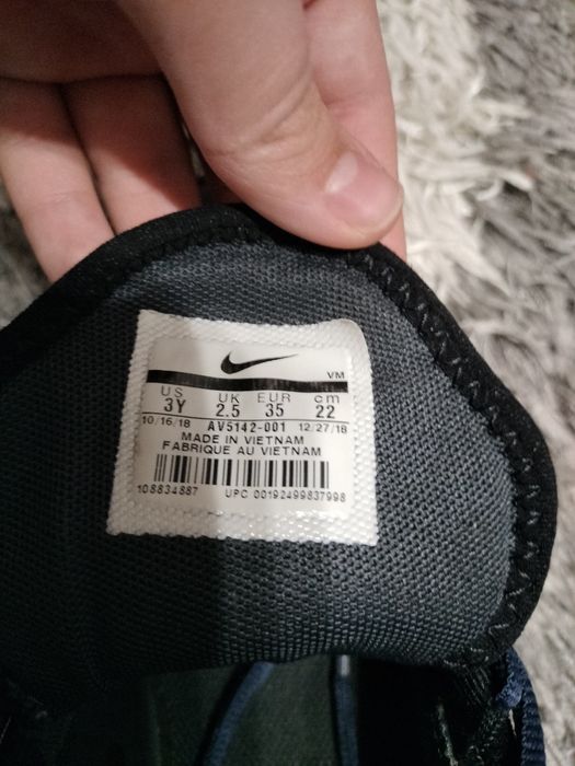 Vând adidași NIKE AIR 27C original