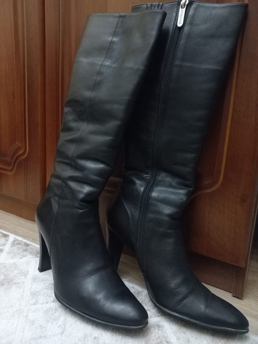 Продам женские зимние сапоги