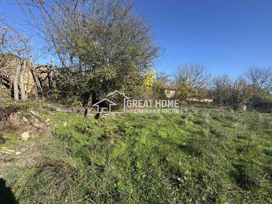 Парцел в Търговище, област-с.Кръшно площ 1550кв.м