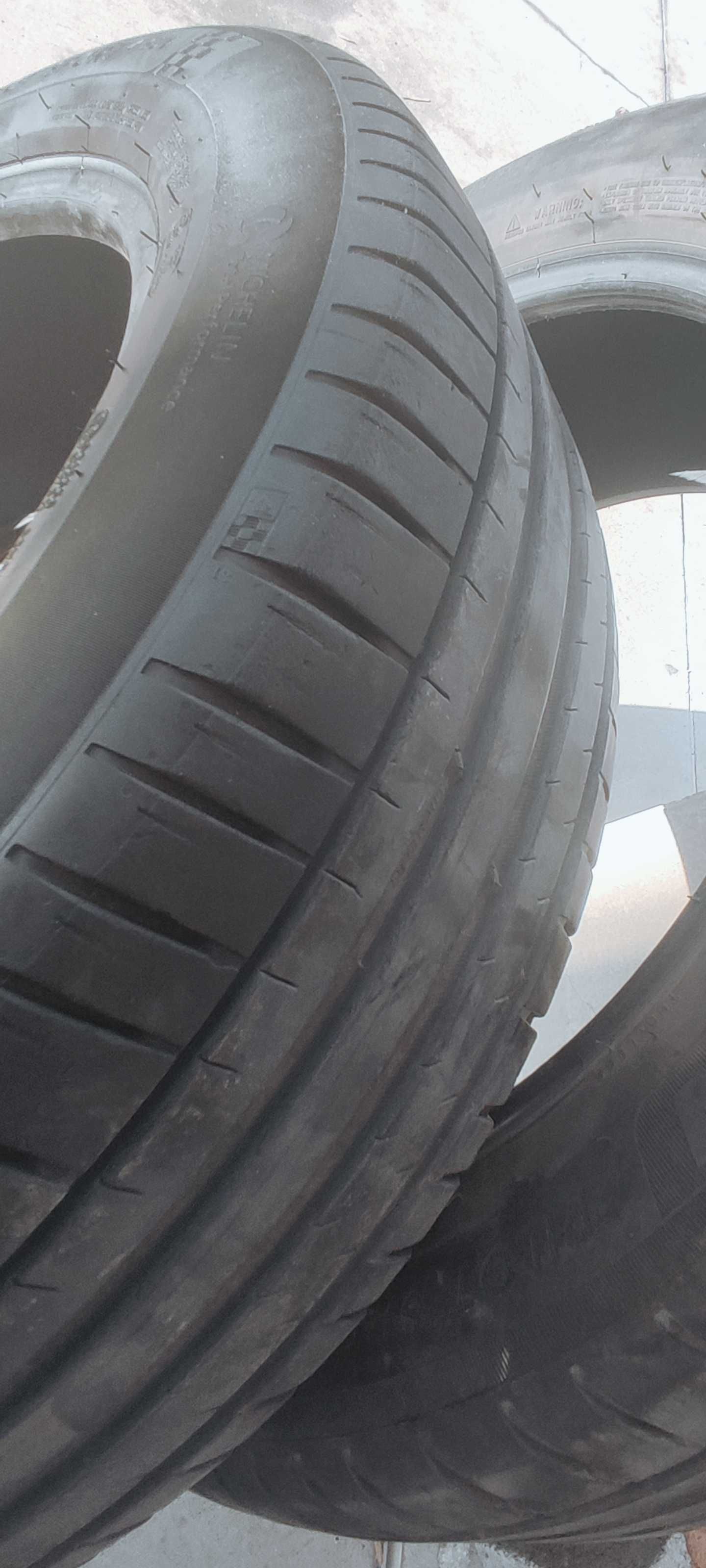 Michelin Pilot Sport 235/55 R 19 Два броя DOT 21