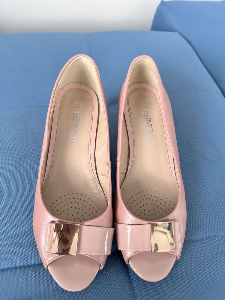 Pantofi de piele roz pudrat