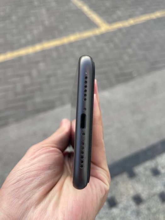 Iphone 11  holati idiyal