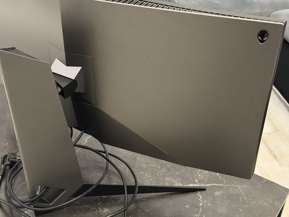 Monitor Alienware 34” defect