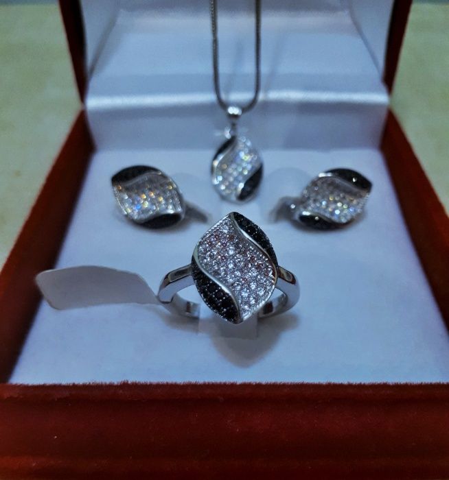 Серебряный комплект для молодоженов