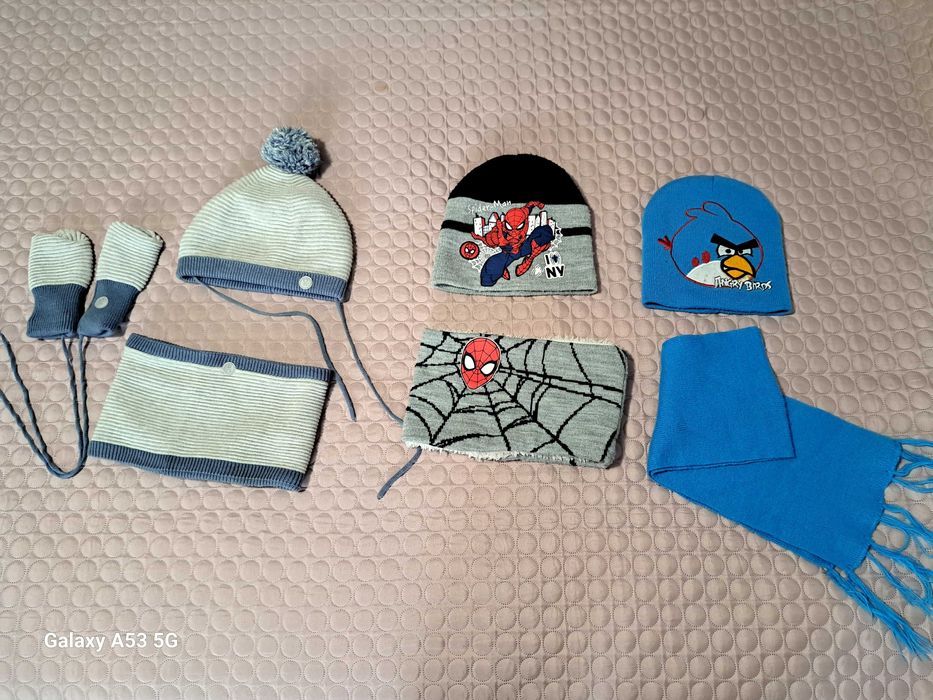 3 комплекта шапки с шалчета + 1 тънка памучна шапка