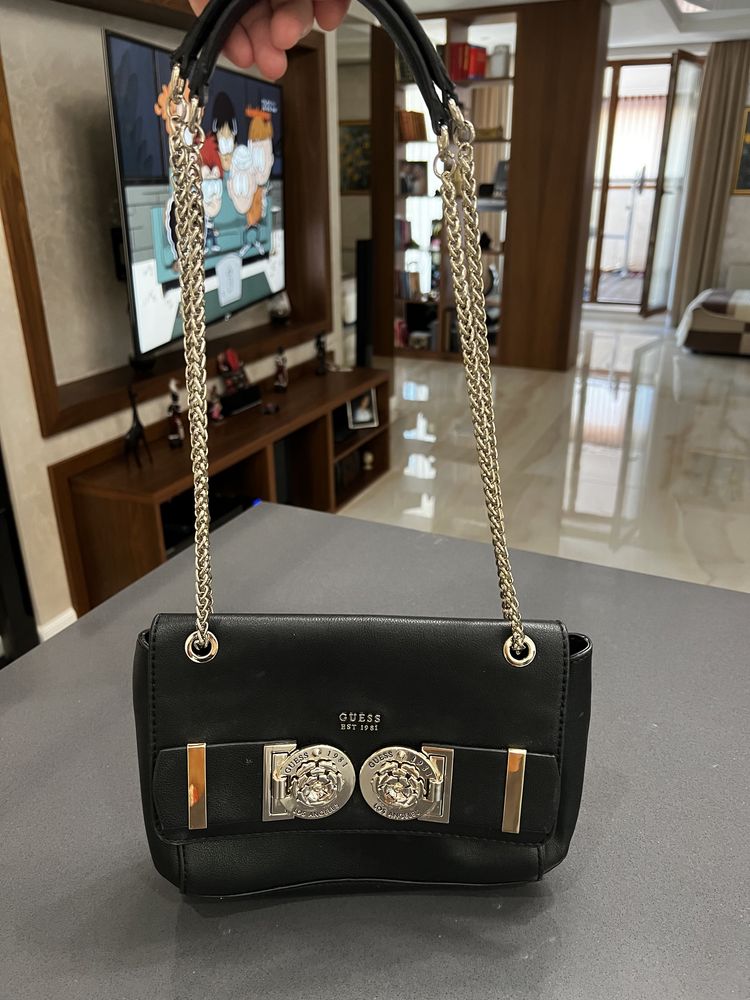 Armani exchenge ,Guess, Replay, Liu Jo, Love Moschino