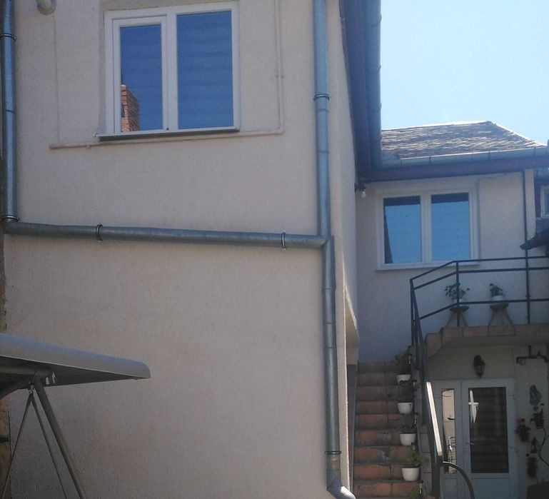 Casă cu etaj, 3camere de închiriat Piață Cluj din Sibiu