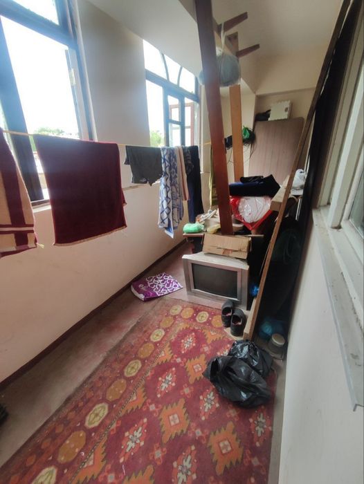 Продается 23 квартал.2-х комнатная квартира. Ор-р Фархадский рынок.