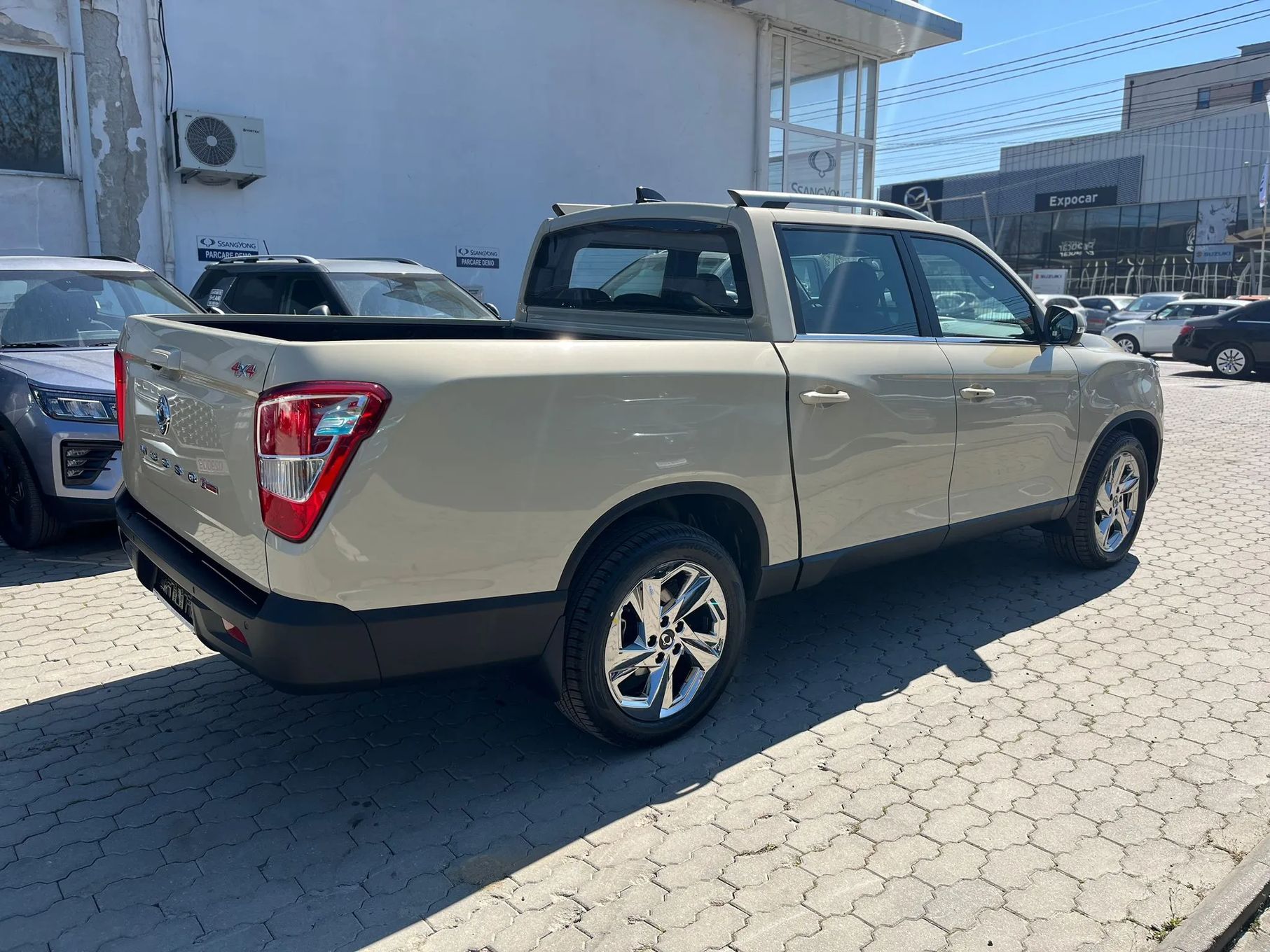 SsangYong Musso Discount de 10.000 euro ! (5.000 euro reducere + 5.000 euro accesorii)