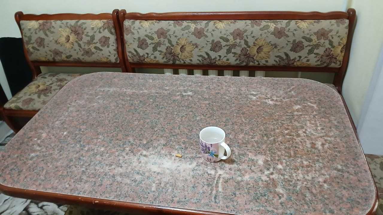 Уголок мебель для кухни.