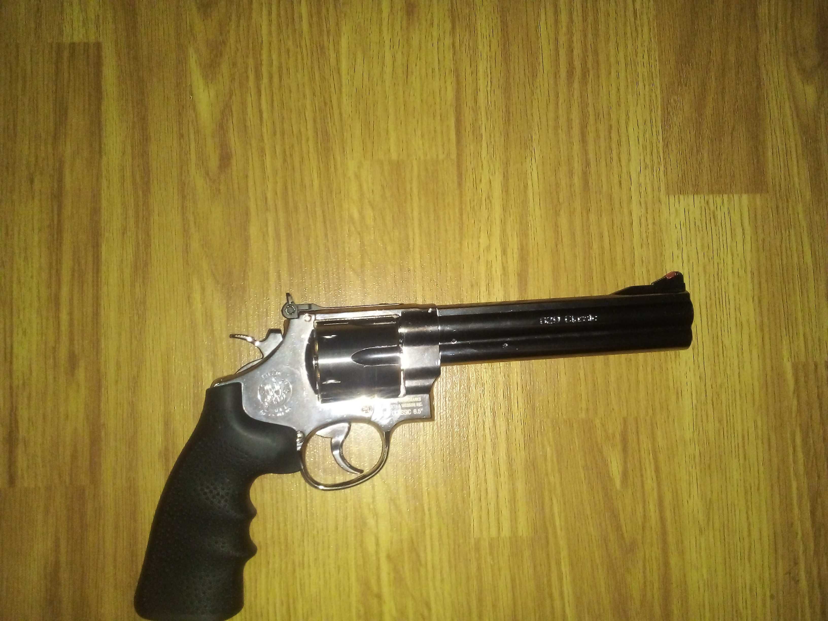 Revolver airsoft Smith & Wesson 629