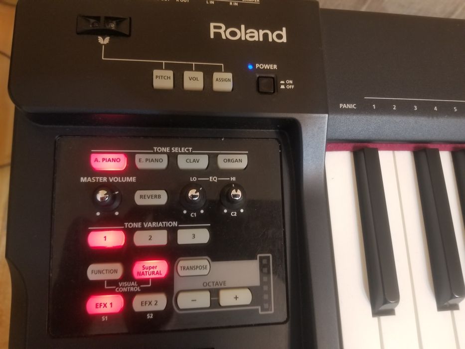 Pian Roland. Clape grele imitație fildeș. 5 octave jumatate