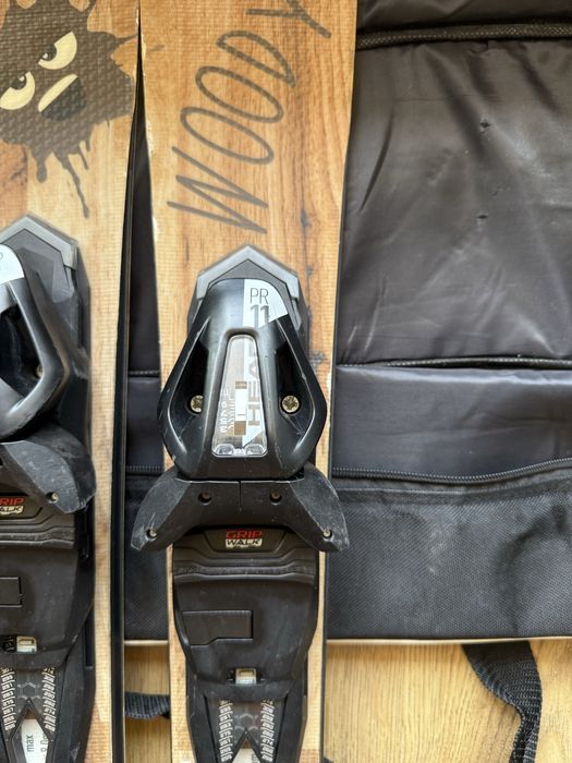 Snowblades skiuri se pot regla legaturile pe mai multe marimi clapari