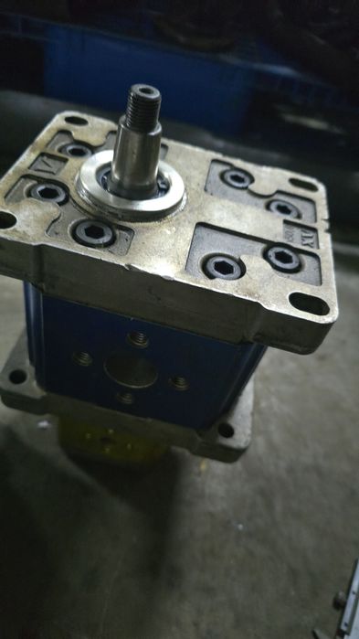 Pompa dubla mare cu mic