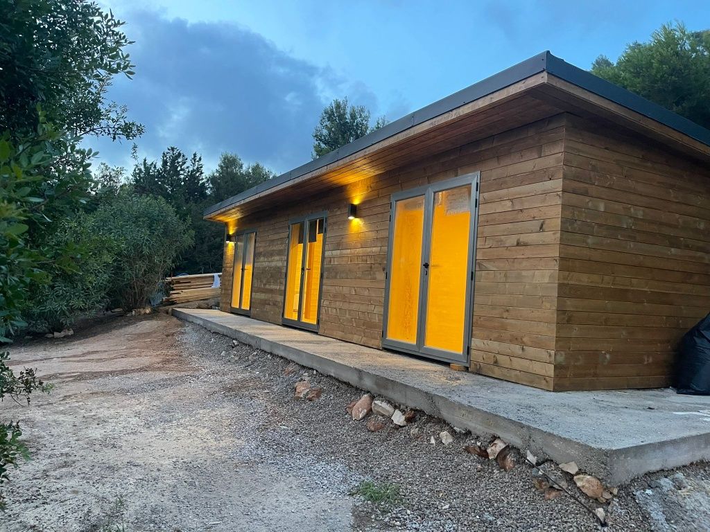 Bungalou, Cabane A frame, Case, căsuțe Camping