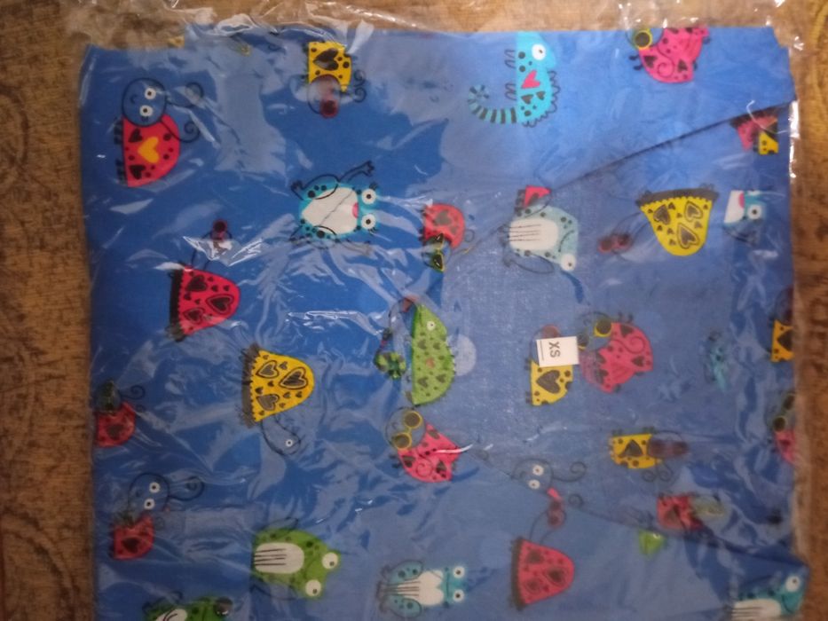 Две медицински туники с къс ръкав