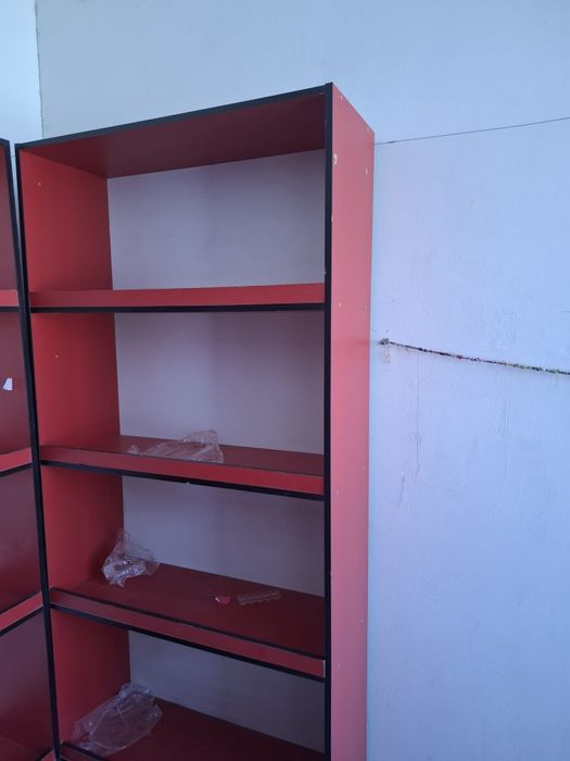 Стелаж сотилади яхши холатда