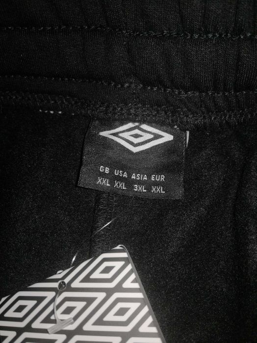 Training ADIDAS barbati si pantaloni scurti UMBRO