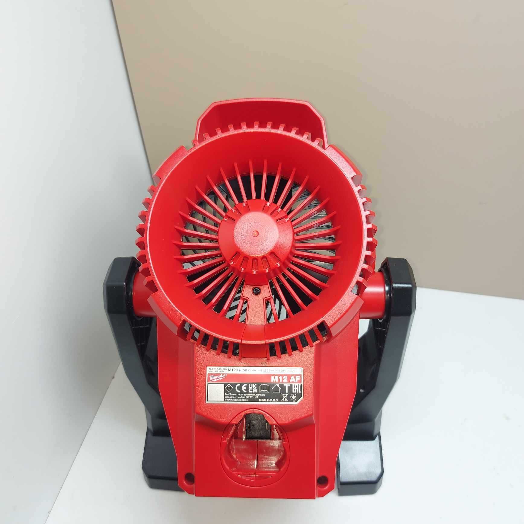 Акумулаторен вентилатор Milwaukee M12 AF-0