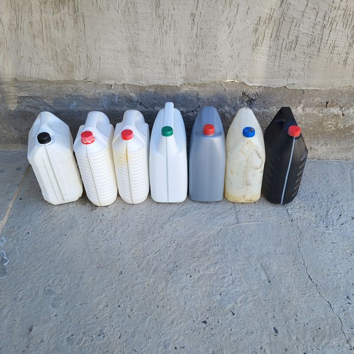 Канистр 10л продаётся