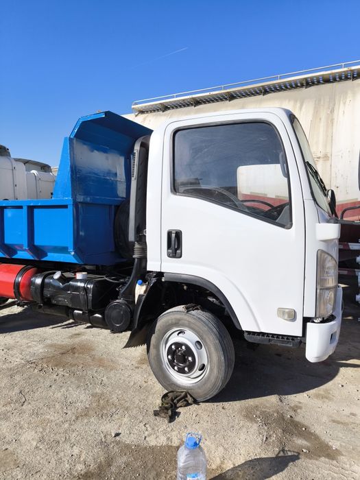 Исузи самосвал сотилади