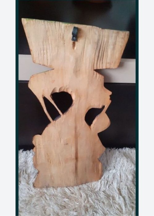 figurina deosebita lemn