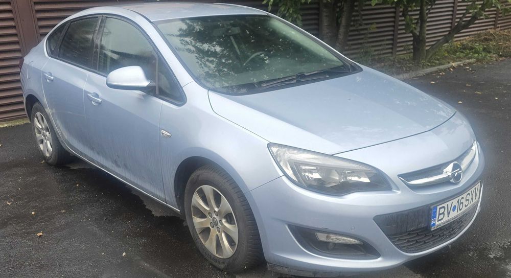 Opel Astra 1.6 ECOTEC 150 Edition 2017