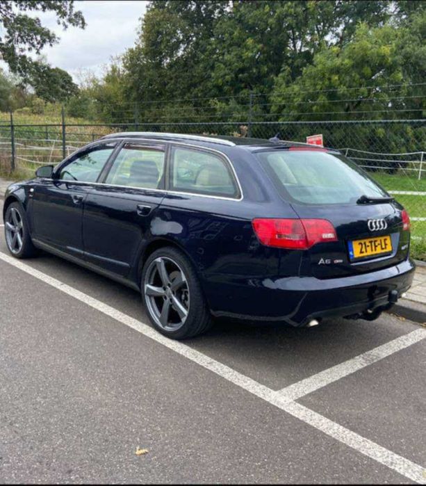 Автомобил Audi A6