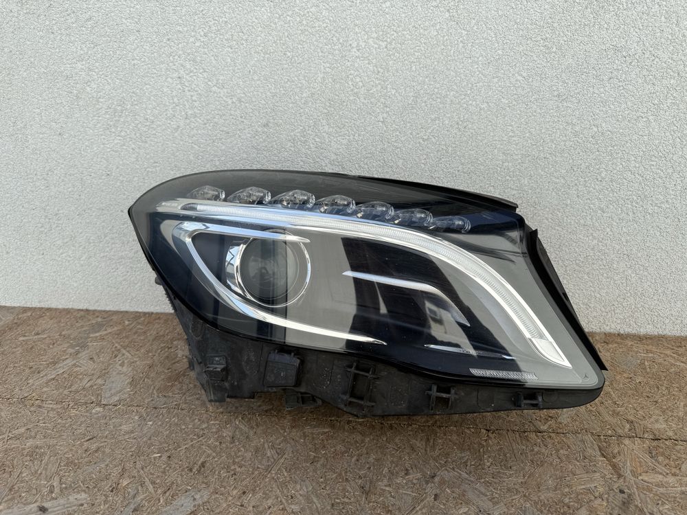 Far dreapta Mercedes GLA W156 Xenon + LED Original Europa