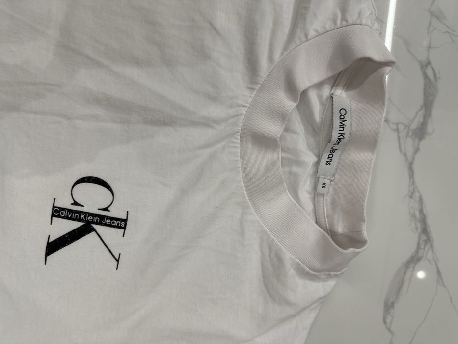 Къс Клин с тениска calvin klein и чанта