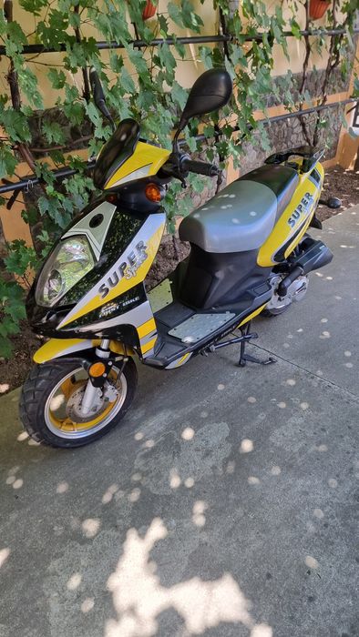 Vand scuter first bike impecabil