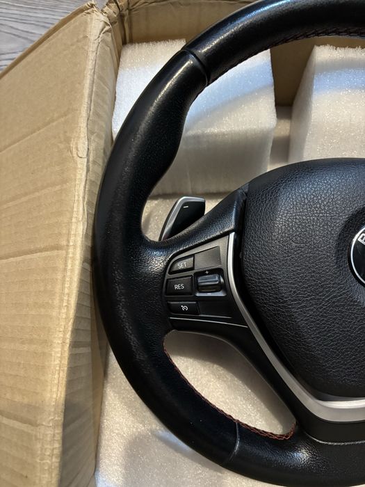 Vand volan cu padele BMW F30