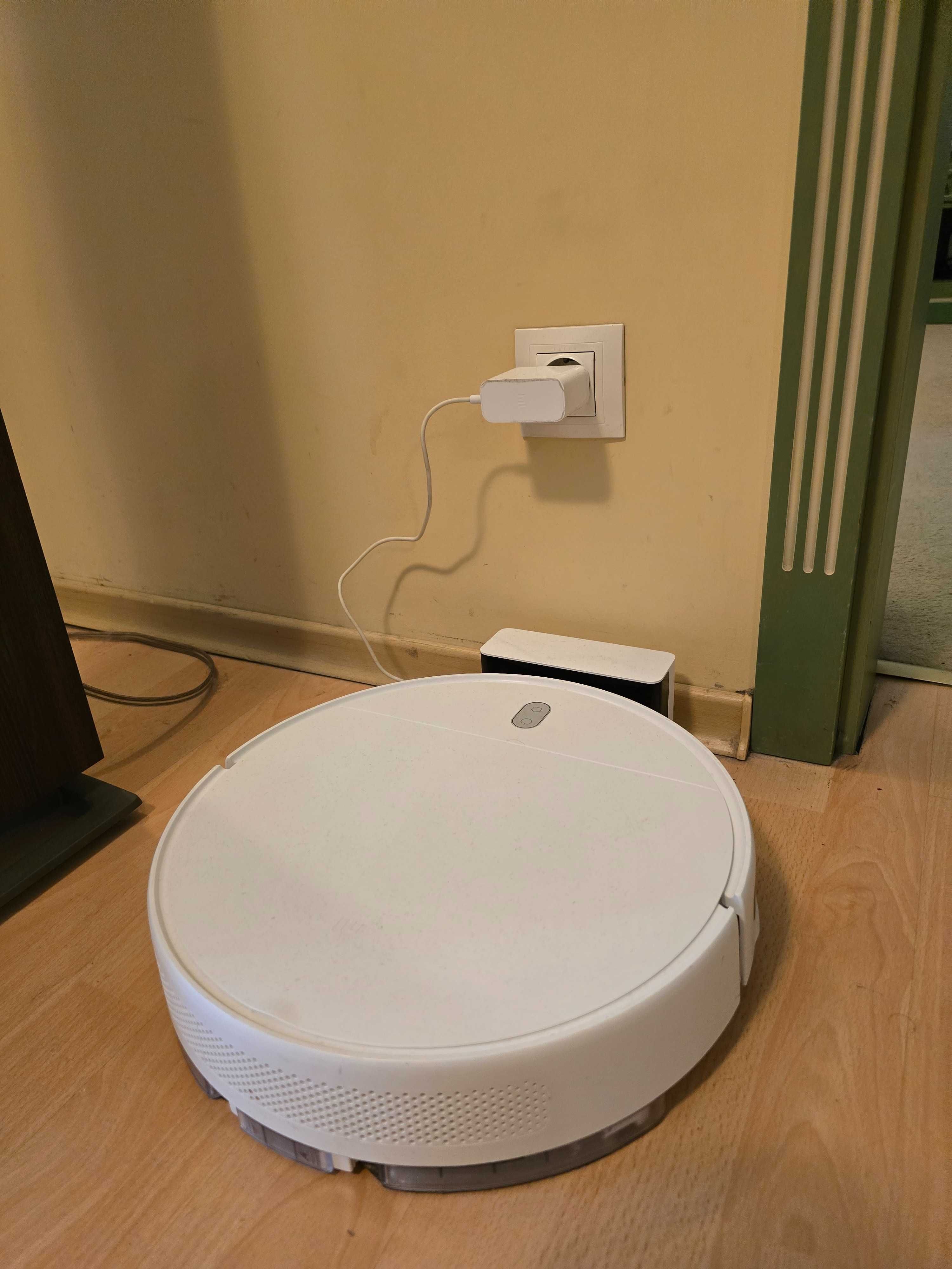 Прахосмукачка робот Xiaomi Mi Robot Vacuum Mop Essential