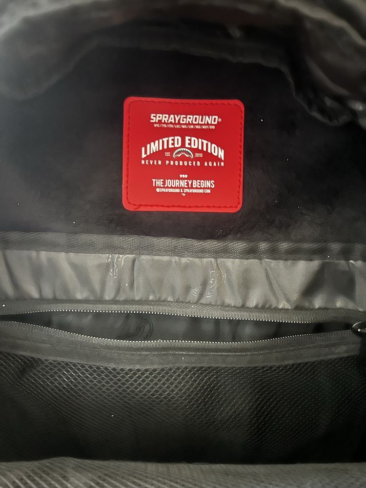Vând rucsac Sprayground