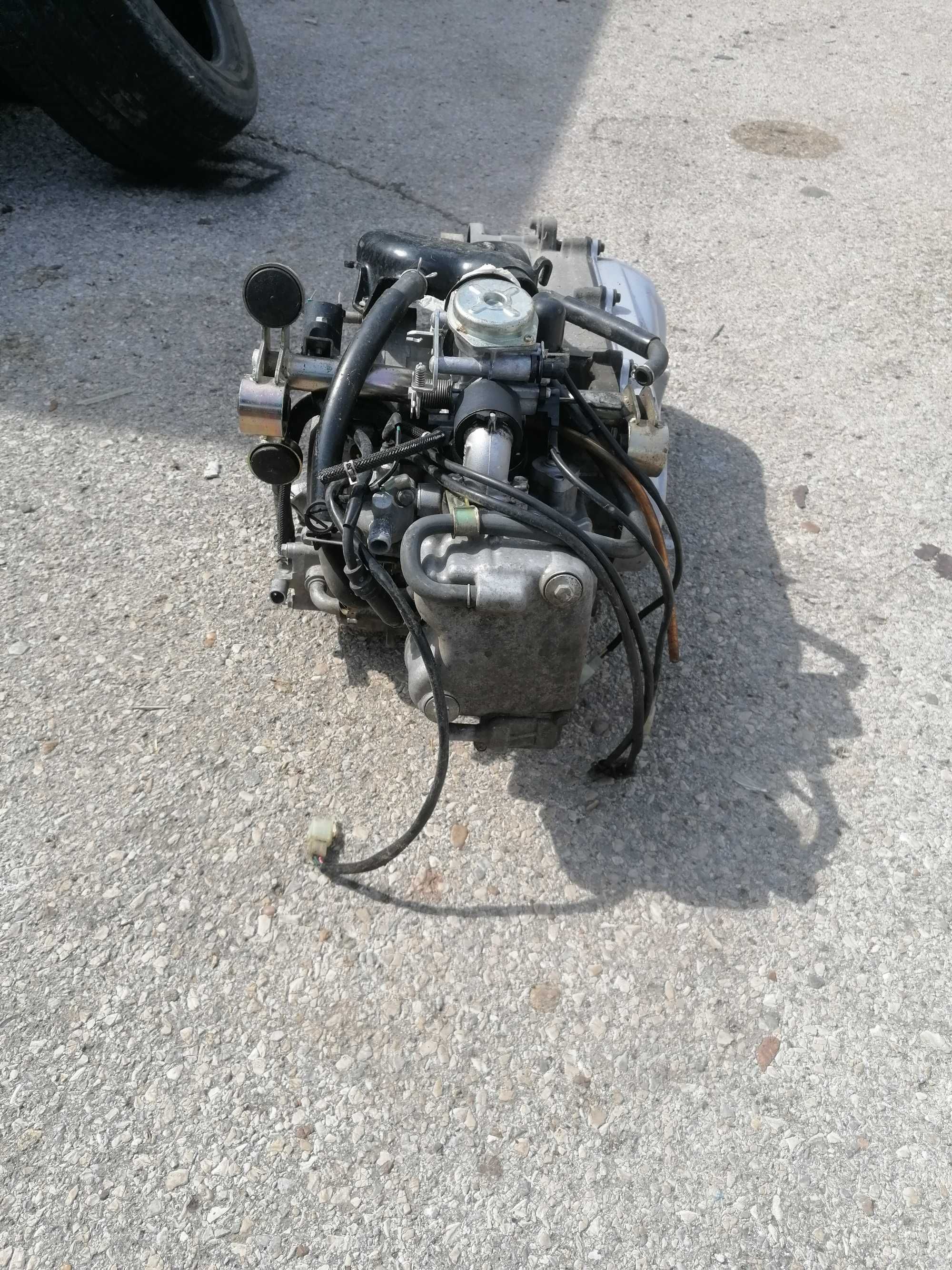 Двигател Honda Dylan 125 части