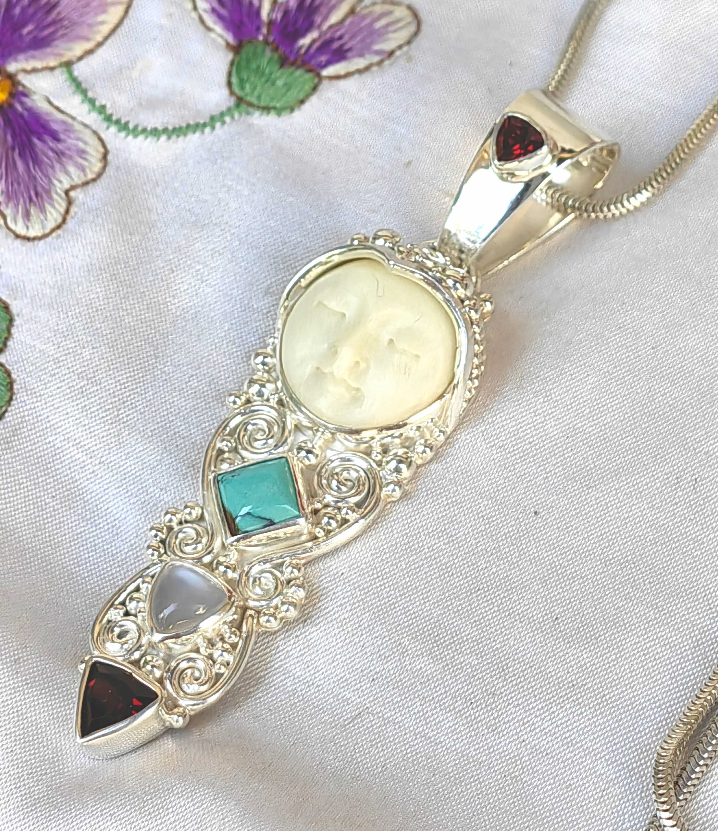 Уникални Сребърни Маркови Vintage Медальони SAJEN Jewely от о-в Бали