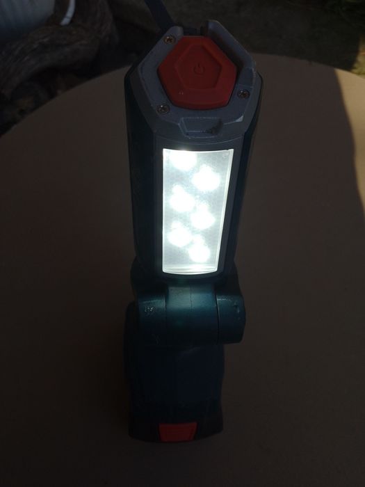 Bosch GLI 18V-300-акумолаторен лед фенер