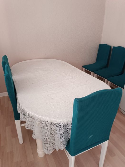 Кухонный стол со стульями