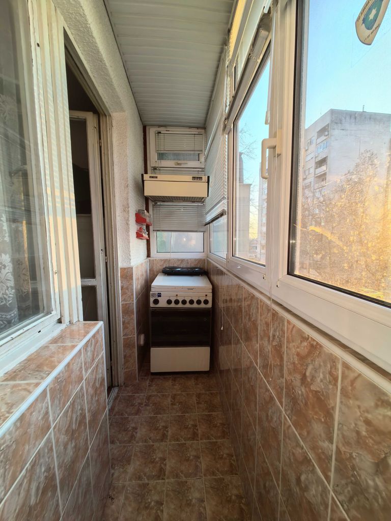 Продава се Тристаен апартамент в Ямбол, Център - 76 кв.м за 1158 €/кв.м - Снимка #6