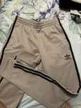 pantaloni bej cu negru adidas
