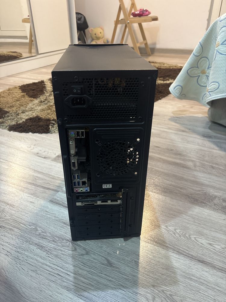 pc trebuie dus la reparat se aprinde dar nu face contact cu monitoru