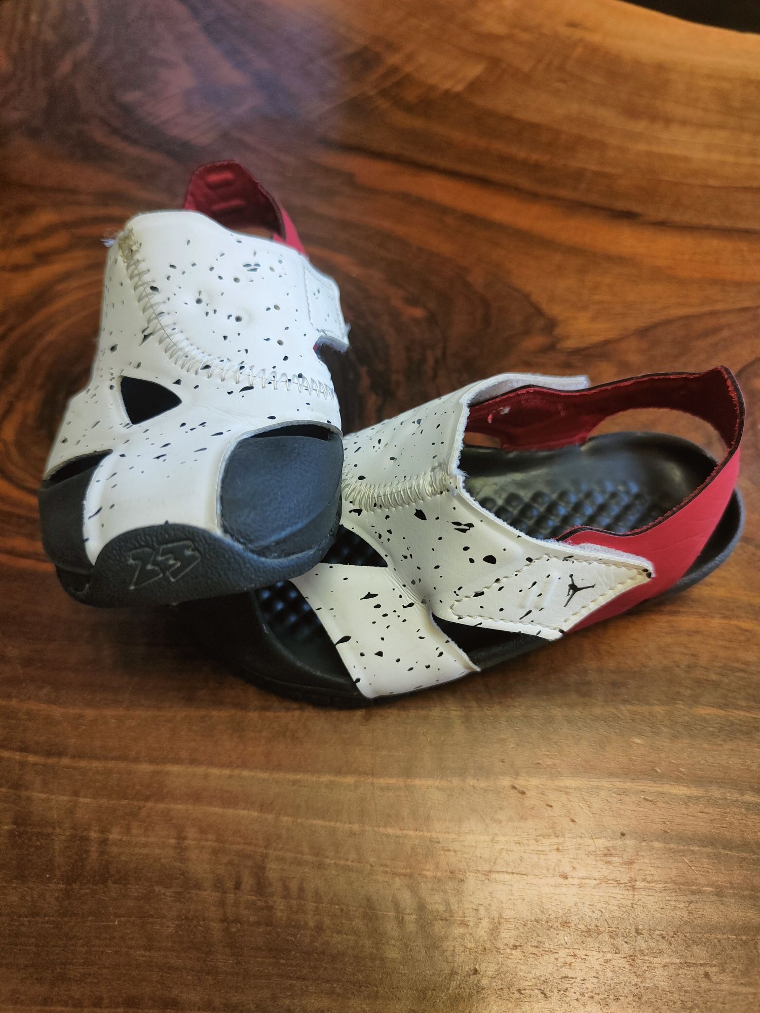 Бебешки сандали Nike Air Jordan размер 23.5, UK 5.5