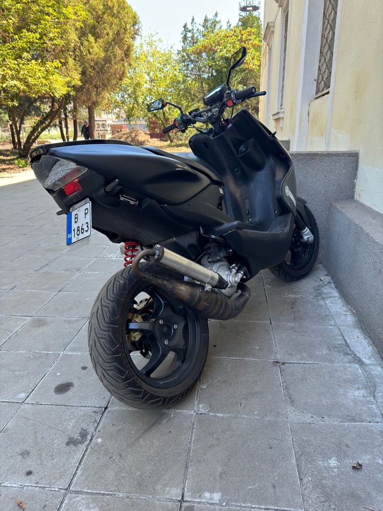Скутер Yamaha Arerox